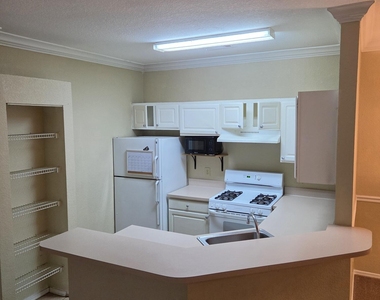 13810 Sutton Park Drive - Photo Thumbnail 2