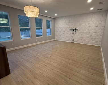 14418 Avenue Of The Rushes - Photo Thumbnail 20