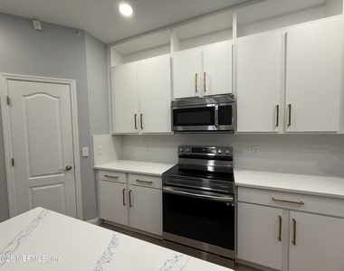 14418 Avenue Of The Rushes - Photo Thumbnail 16