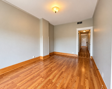 3347 S Emerald Avenue - Photo Thumbnail 4