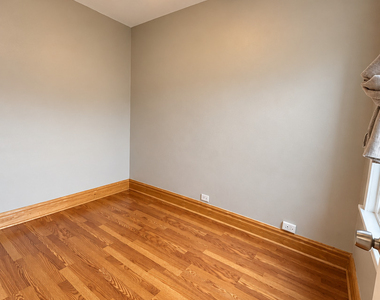 3347 S Emerald Avenue - Photo Thumbnail 2