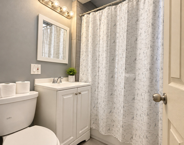 3347 S Emerald Avenue - Photo Thumbnail 5