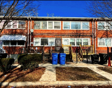 113 E 37th Place - Photo Thumbnail 5