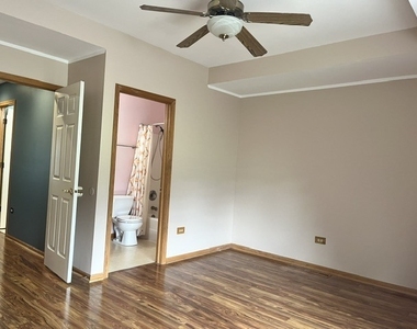 1005 Singer Avenue - Photo Thumbnail 7