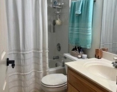 1005 Singer Avenue - Photo Thumbnail 13