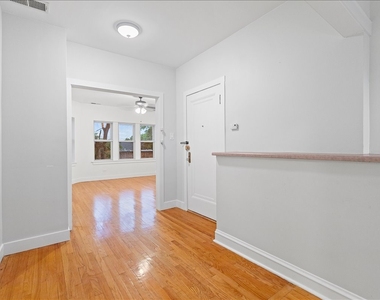 4055 N Spaulding Avenue - Photo Thumbnail 5