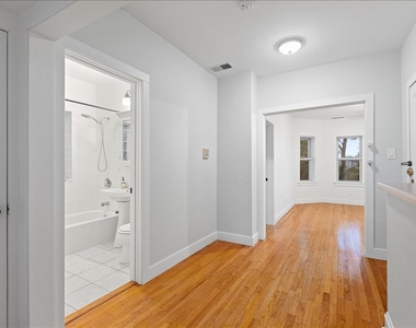 4055 N Spaulding Avenue - Photo Thumbnail 4