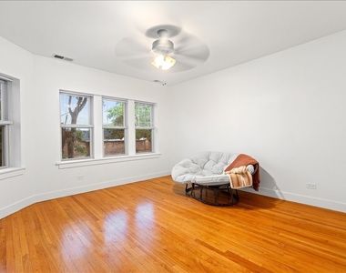 4055 N Spaulding Avenue - Photo Thumbnail 8