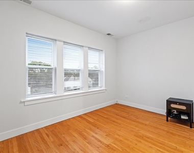 4055 N Spaulding Avenue - Photo Thumbnail 15