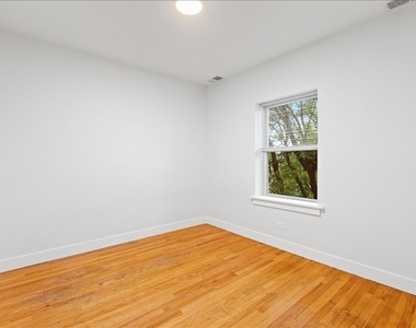 4055 N Spaulding Avenue - Photo Thumbnail 12