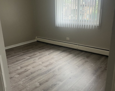4809 W Engle Road - Photo Thumbnail 7