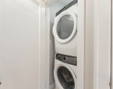 2253 N Spaulding Avenue - Photo Thumbnail 14