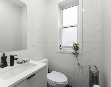 2253 N Spaulding Avenue - Photo Thumbnail 7