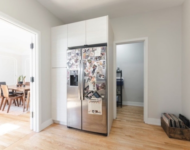 2253 N Spaulding Avenue - Photo Thumbnail 4