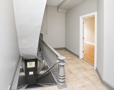1120 W Grand Avenue - Photo Thumbnail 3