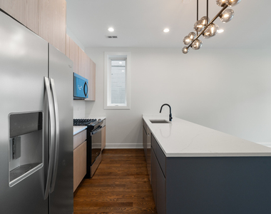 408 E 50th Place - Photo Thumbnail 5