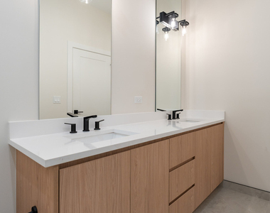 408 E 50th Place - Photo Thumbnail 17
