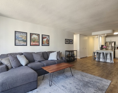 405 N Wabash Avenue - Photo Thumbnail 3