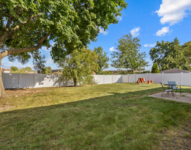 1031 Maple Lane - Photo Thumbnail 22