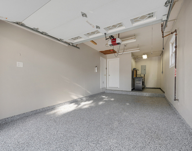 1031 Maple Lane - Photo Thumbnail 19