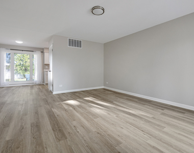 1031 Maple Lane - Photo Thumbnail 4