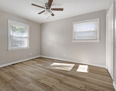 1031 Maple Lane - Photo Thumbnail 17