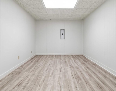 275 Sageglen Road - Photo Thumbnail 25