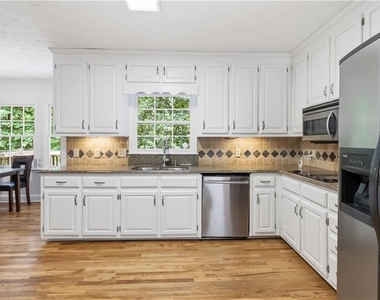 275 Sageglen Road - Photo Thumbnail 8