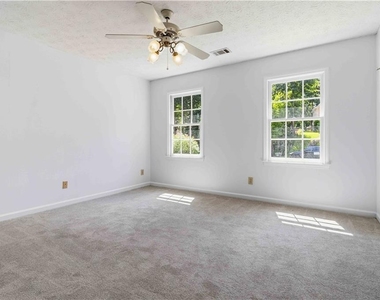 275 Sageglen Road - Photo Thumbnail 18