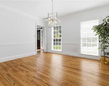 275 Sageglen Road - Photo Thumbnail 10