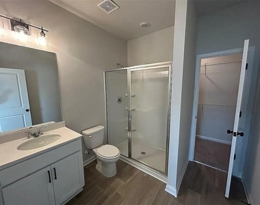 129 Lauren Street - Photo Thumbnail 5