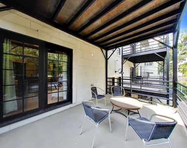 1126 W Morse Street - Photo Thumbnail 11