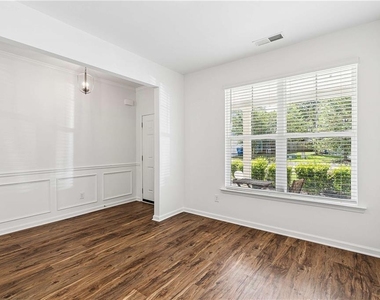 430 Burgundy Terrace Se - Photo Thumbnail 6