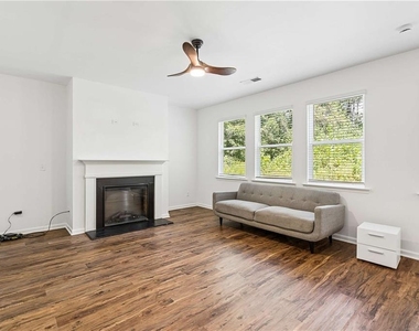 430 Burgundy Terrace Se - Photo Thumbnail 8
