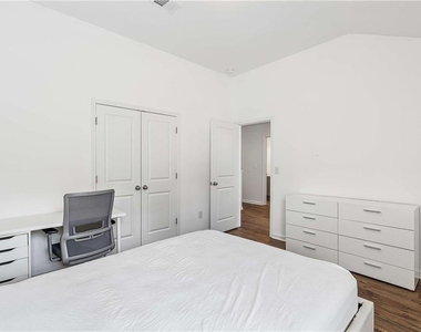 430 Burgundy Terrace Se - Photo Thumbnail 30