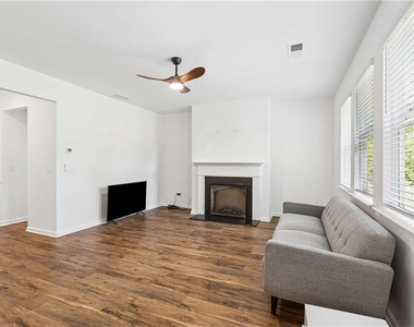 430 Burgundy Terrace Se - Photo Thumbnail 9