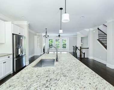 1265 Linden Court Ne - Photo Thumbnail 7