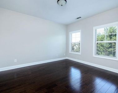 1265 Linden Court Ne - Photo Thumbnail 13