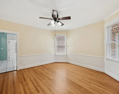 4937 N Talman Avenue - Photo Thumbnail 2