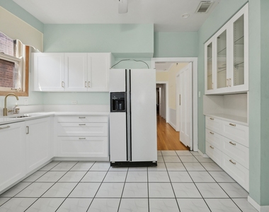 4937 N Talman Avenue - Photo Thumbnail 5