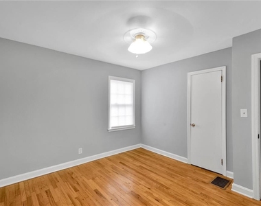 1857 Fern Creek Lane Ne - Photo Thumbnail 9