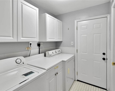1857 Fern Creek Lane Ne - Photo Thumbnail 27