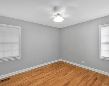 1857 Fern Creek Lane Ne - Photo Thumbnail 15
