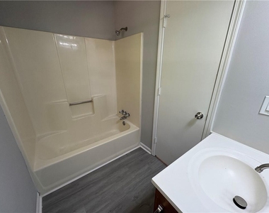 160 Chesapeake Drive - Photo Thumbnail 16
