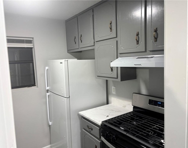 160 Chesapeake Drive - Photo Thumbnail 5