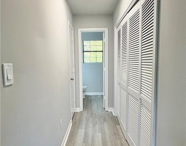 160 Chesapeake Drive - Photo Thumbnail 11