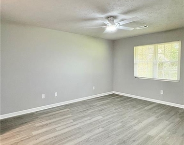 160 Chesapeake Drive - Photo Thumbnail 12