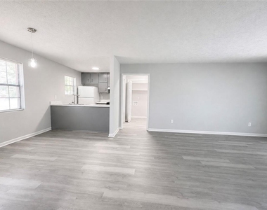 160 Chesapeake Drive - Photo Thumbnail 3