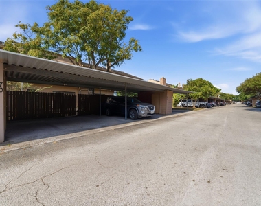 7700 Creekbend Drive - Photo Thumbnail 24