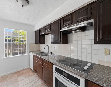 7700 Creekbend Drive - Photo Thumbnail 11